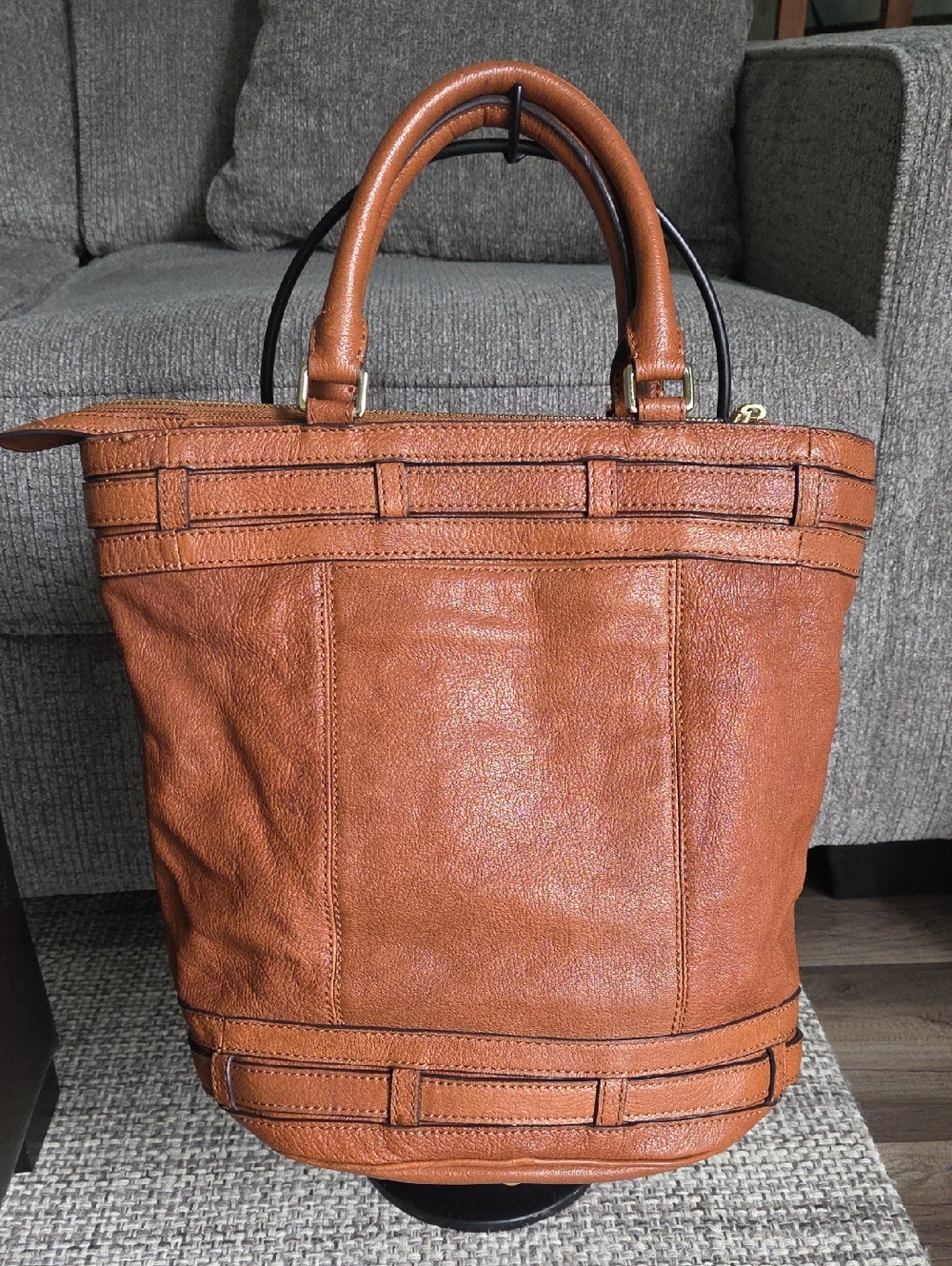 Michael Kors Kingsbury Leather Tote - Picture 5 of 16